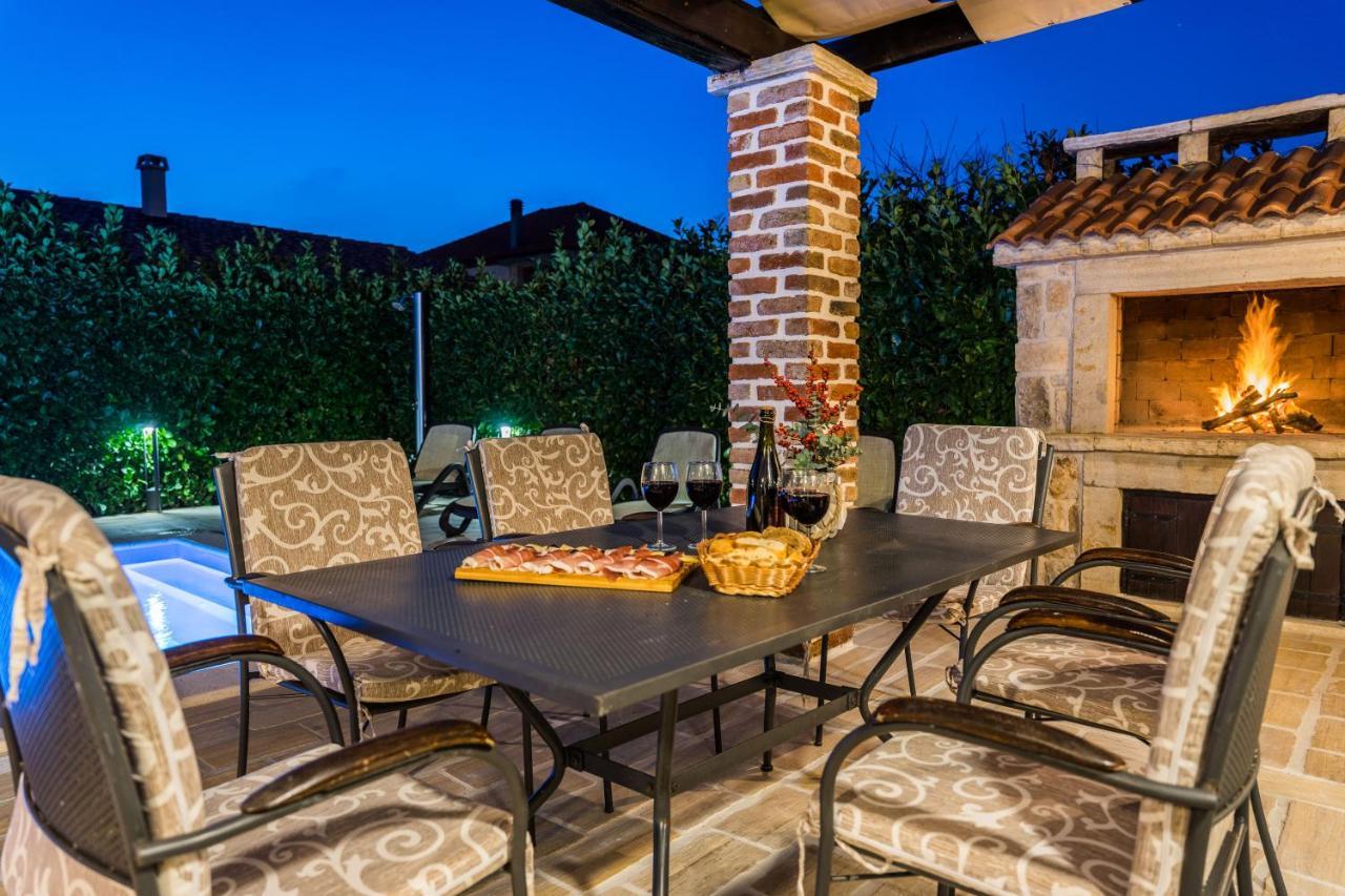 Holiday Home Sandra Sukošan Esterno foto